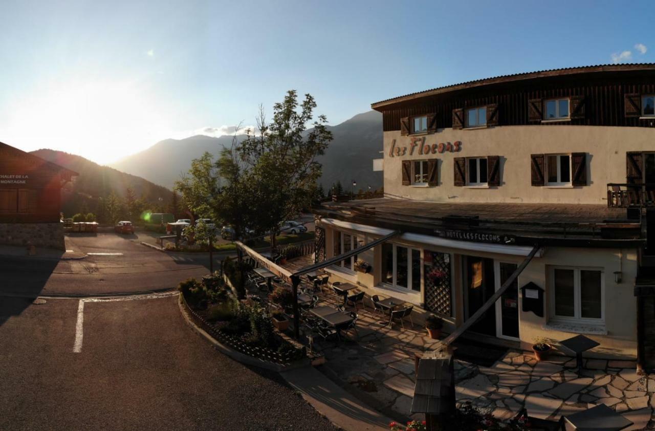 Hotel Les Flocons Le Sauze Exterior photo